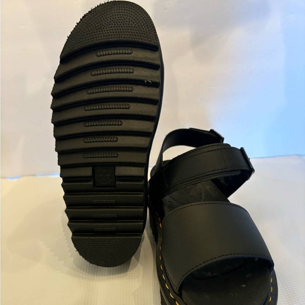 Dr Martens Sandals Size 8 Voss Quad Platform lightly used Great Condition.